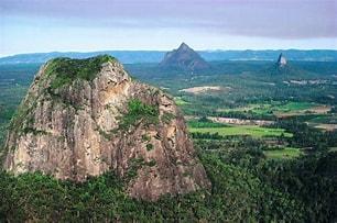 GLASS HOUSE MOUNTAIN CLIMB